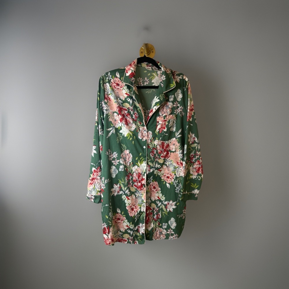 Cupcakes and Cashmere Floral Button Up Sleep Shirt Medium